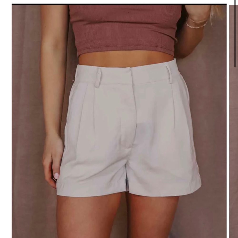 NWT ✨ Z Supply - LUCY AIRY SHORT - Ecru - Size Medium
